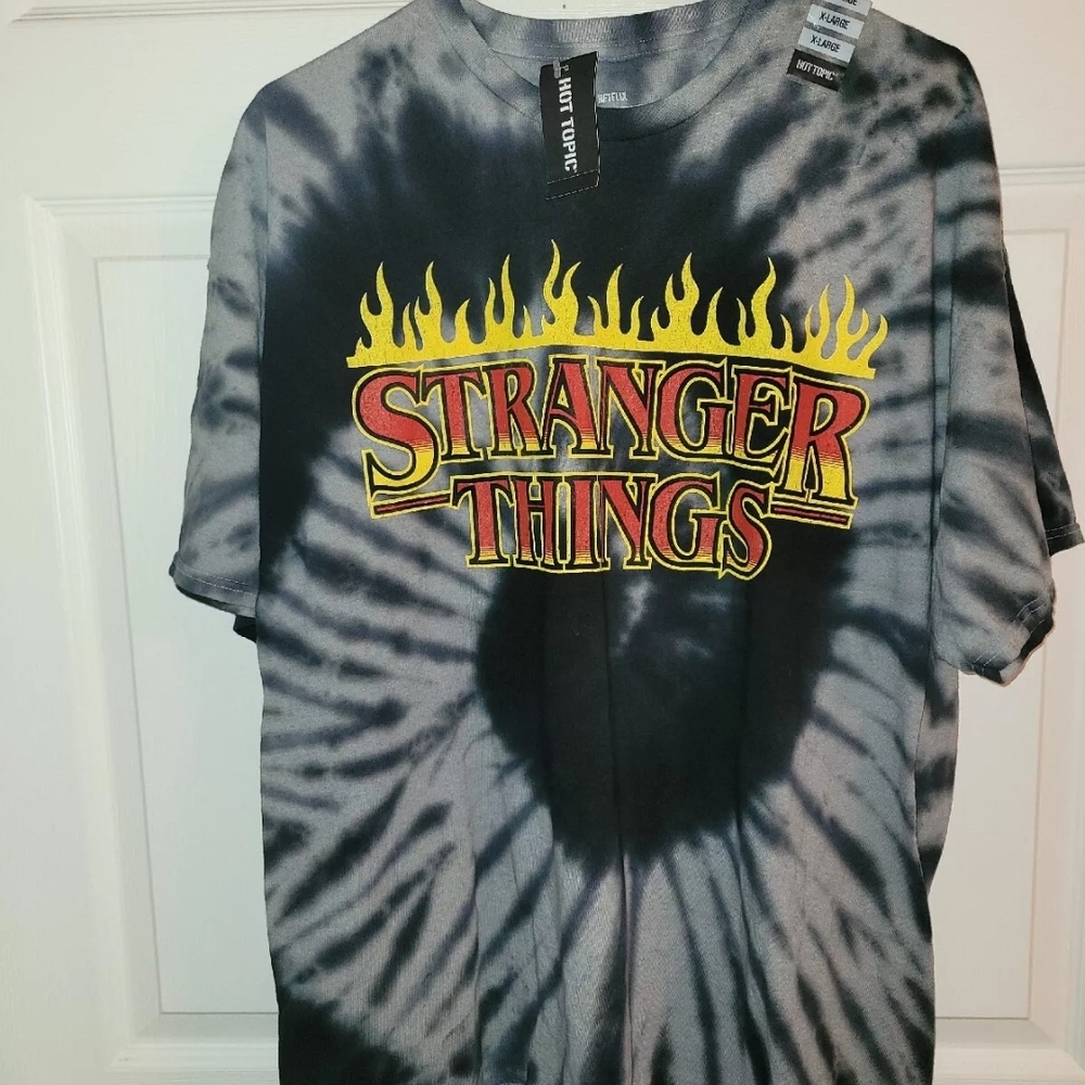 NWT *Stranger Things* Hot Topic Tie Dye Shirt Size XL